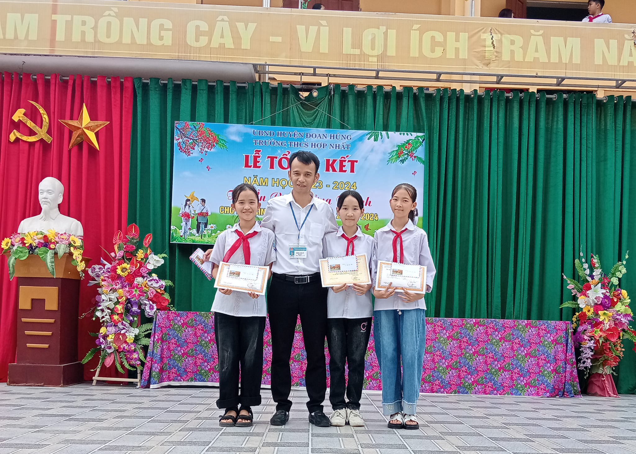 Thầy Dương Tiến Sỹ - GV Toán