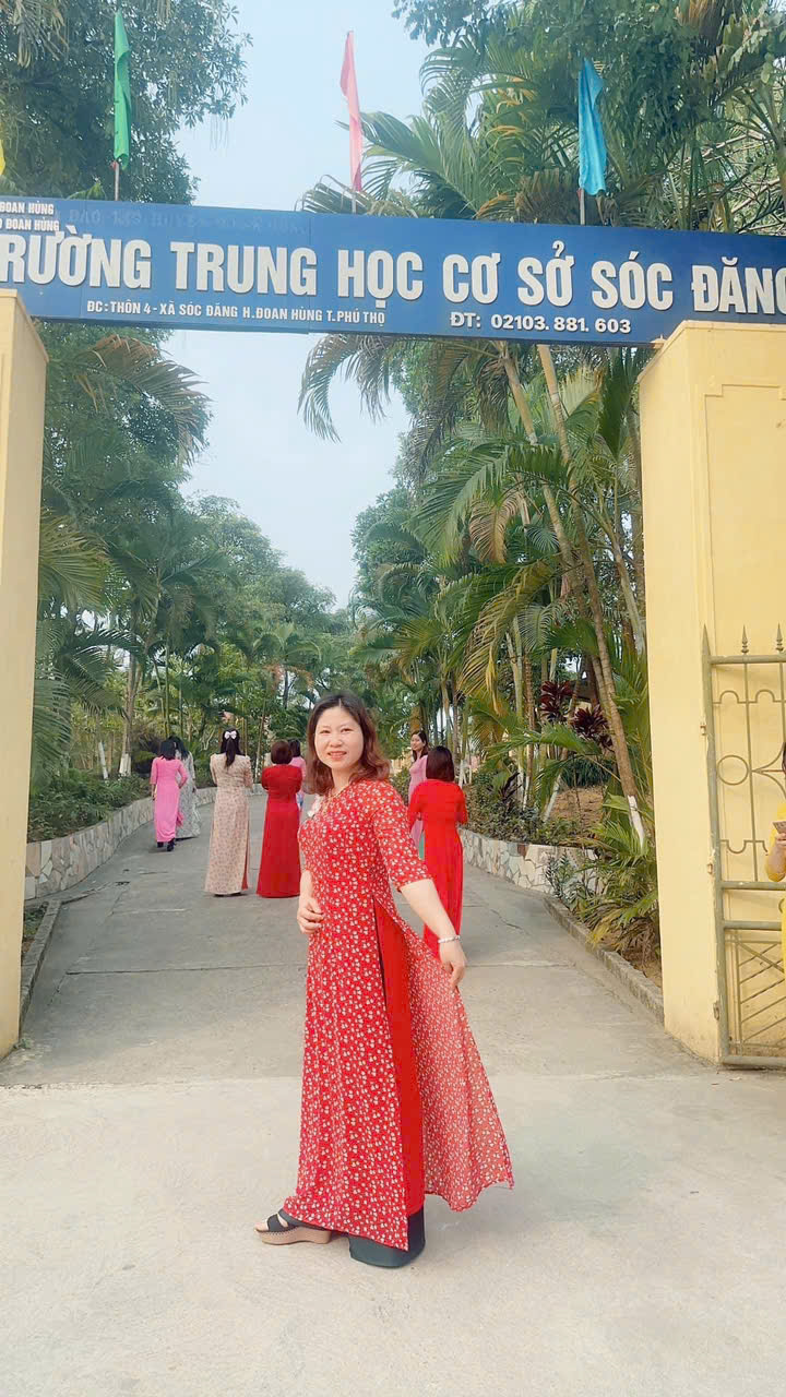 Cô Nguyễn Thị Hằng - GV môn Ngữ văn